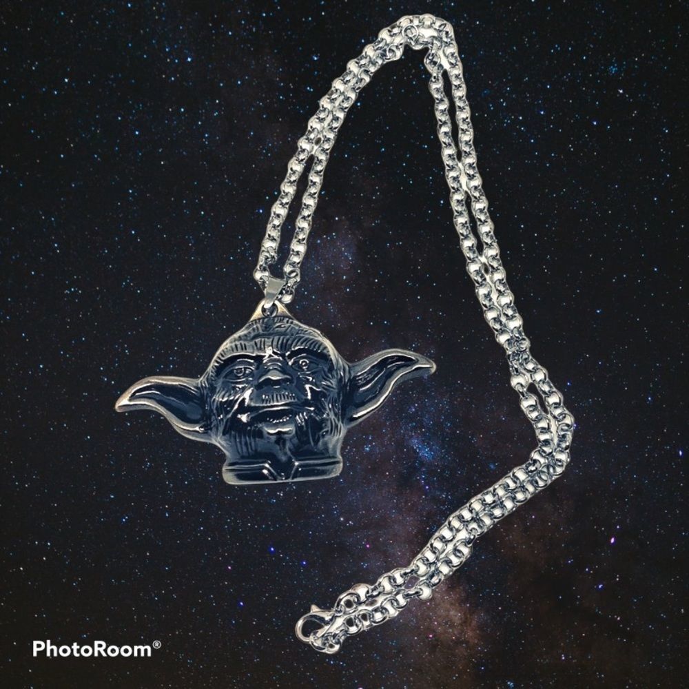 (D2) Star Wars Yoda Necklace - Picture 2 of 6